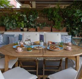 3 bedroom villa with pool and sea views in Barbati, Corfu, sleeps 8